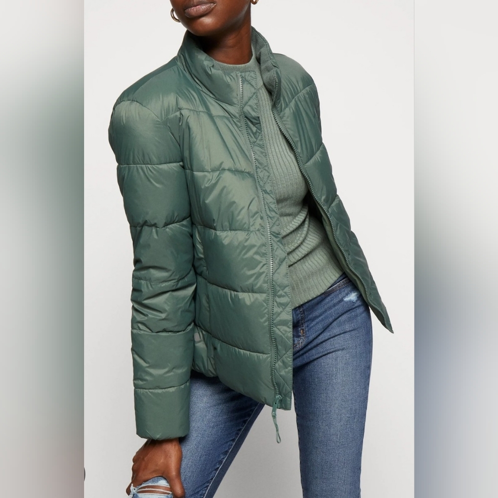 Gap Lightweight Puffer Jacket